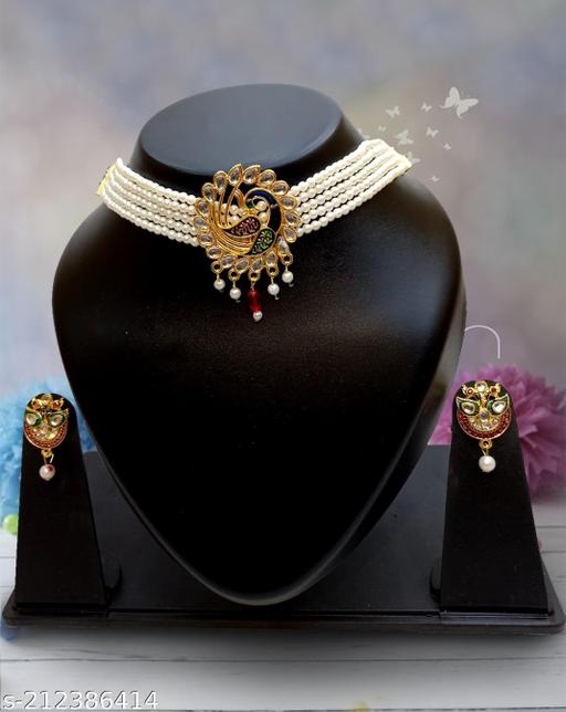 CHICK-SET-WITH-EARRINGS