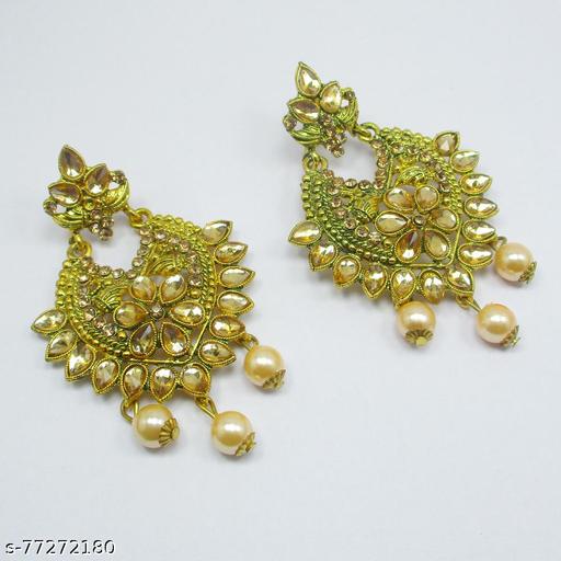 Golden-Maang-Tikka-with-Earrings-Set-for-Women-and-Girls