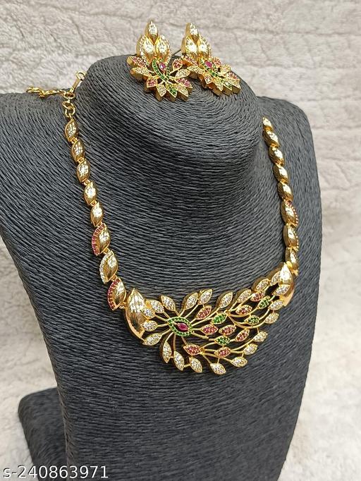 Sizzling-Chunky-Women-Necklaces-&-Chains