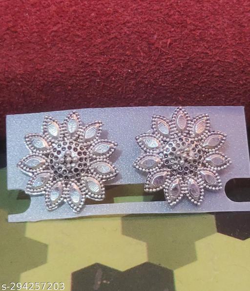 Small sized stud earrings for women
