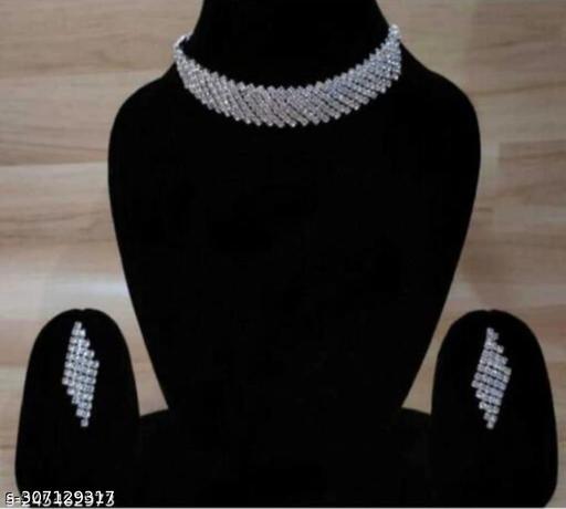 Woman-Neckless-With-Earrings-Silver