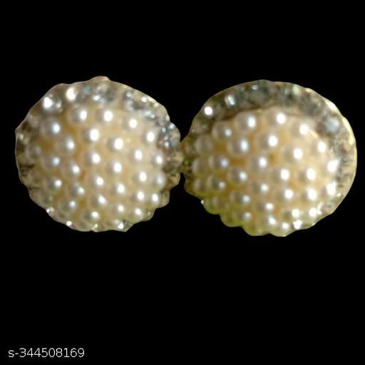 Stylish pearl studs