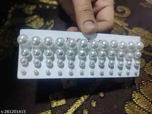 PEARL STUDS SET ??
