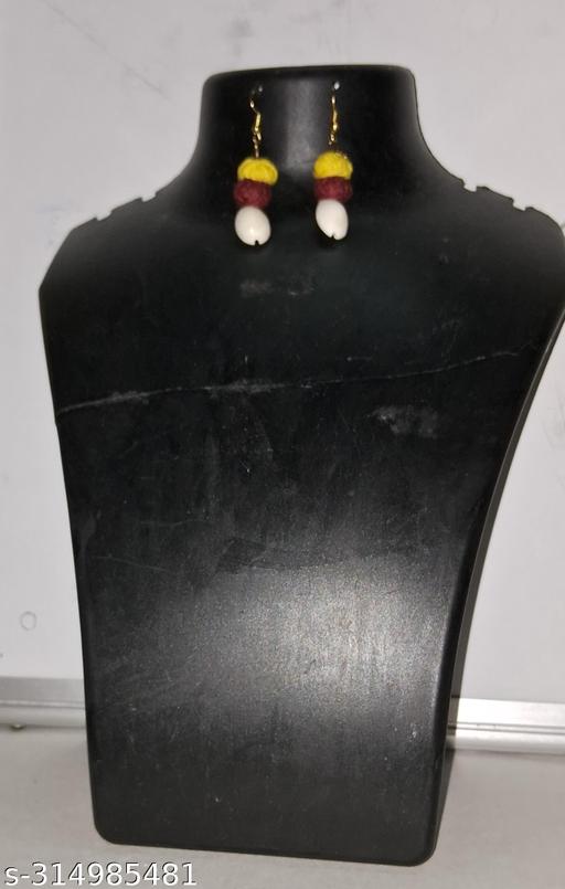 light-weight-	colourful-handcrafted-fabric-jewellery-set-with-shell-work-and-kulo-pendant