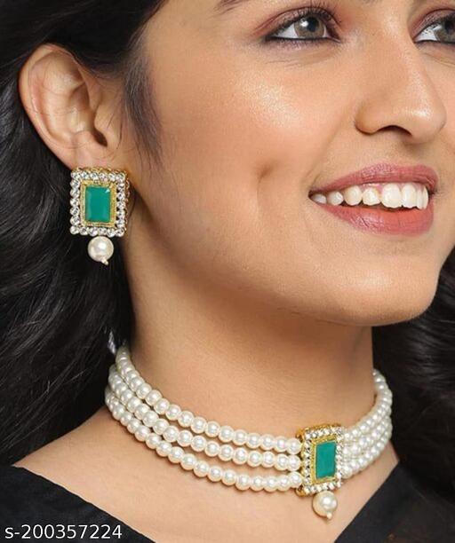 This-Exclusive-Gold-Plated-Jewellery-Set-WITH-Earing-Set-For-Women-is-Made-Of-Alloy.
