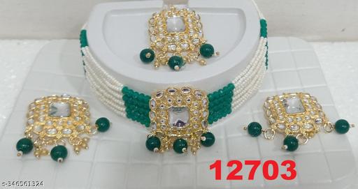 Green-&-White-Kediamoti-Choker-Set-With-earrings-Mangtikka