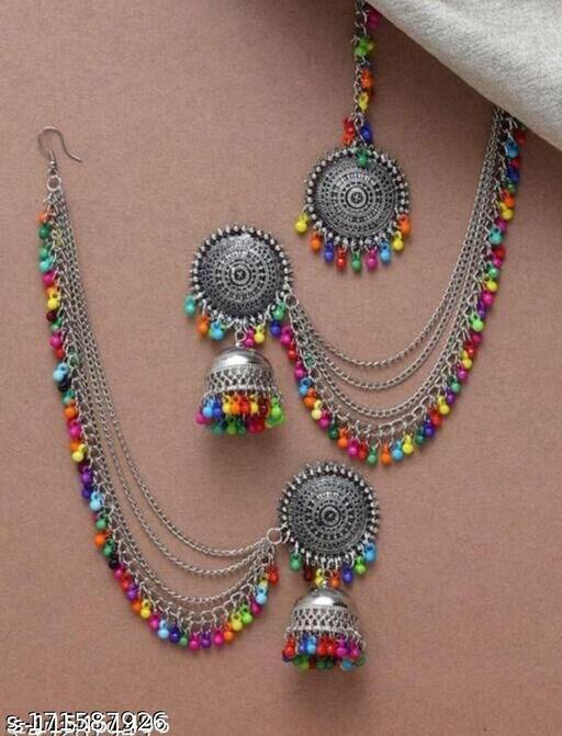 Silver-Jhumki-Earrings-With-Saharah-Chain-&-Maang-Tikka