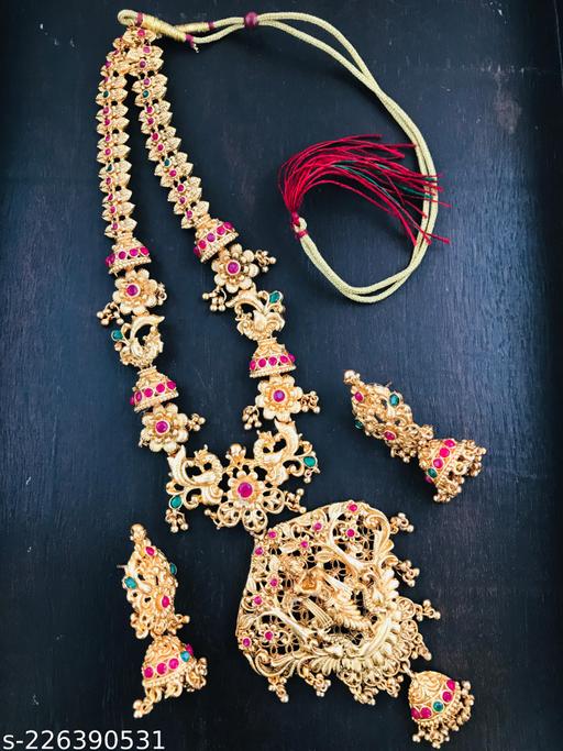 Sattyaki-Krishna-Tree-Jewellery-Set