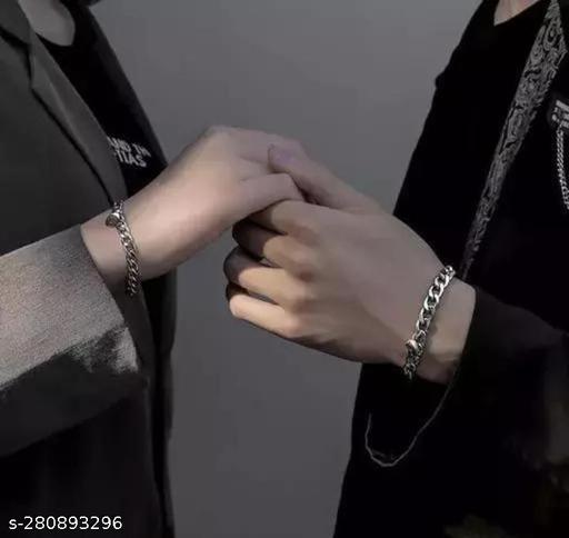 2pcs Magnetic Couple Bracelets Set Cuban Chain Bracelet Magnetic Peach Heart Bracelet Pinky Promise Couples Bracelets for Boyfriend Girlfriend Gifts