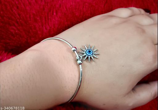 Trendy & Stylish Blue Round Shape Evil Eye Bracelet for Girls & Women Adjustable Comfortable Tradition Lucky Charm Protection Bracelet Perfect for party and Night Out Ideal gift for all occasions such as birthday, anniversary, wedding, engagement, ra