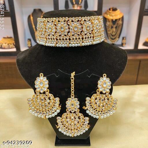 KUNDAN-JEWELLRY-SET-AND-EARRING-MANG-TIKKA