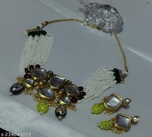 Kundan-set-with-pearl-beads-Jewellery-Set