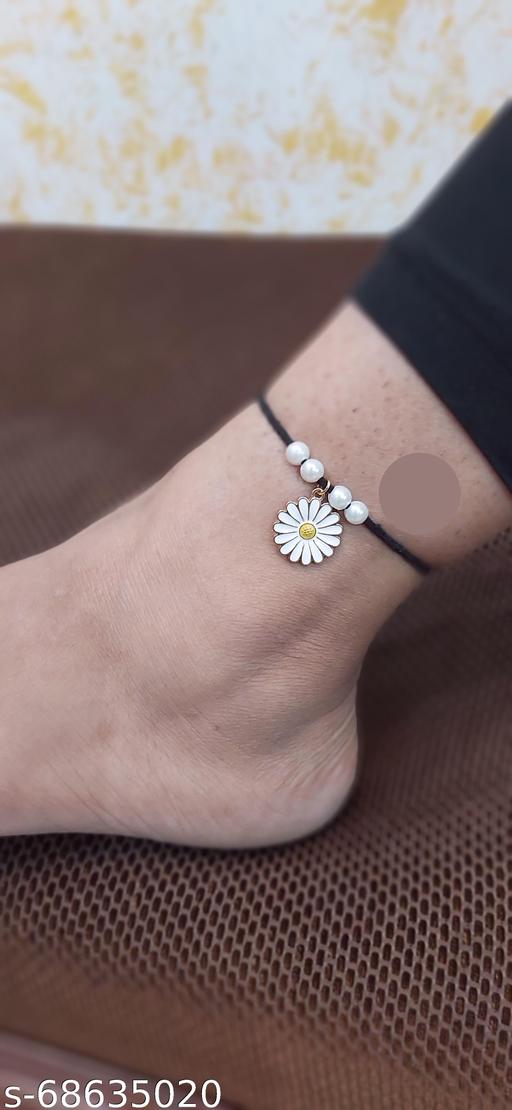 Beautiful White Flower Anklet For Girls And Women