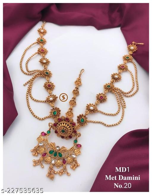 Shimmering-Chunky-Maangtika