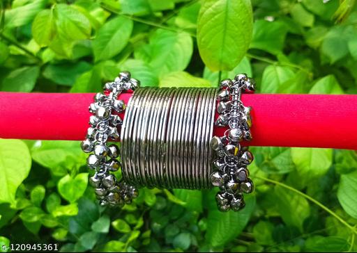 JewMe@Black Gungroo And Simple Bangle Set