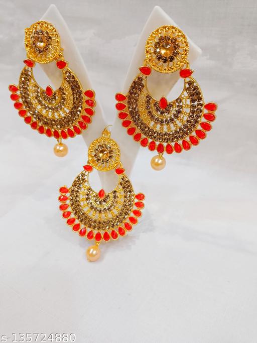 Ethnic-Earrings-with-Beautiful-Maang-Tikka