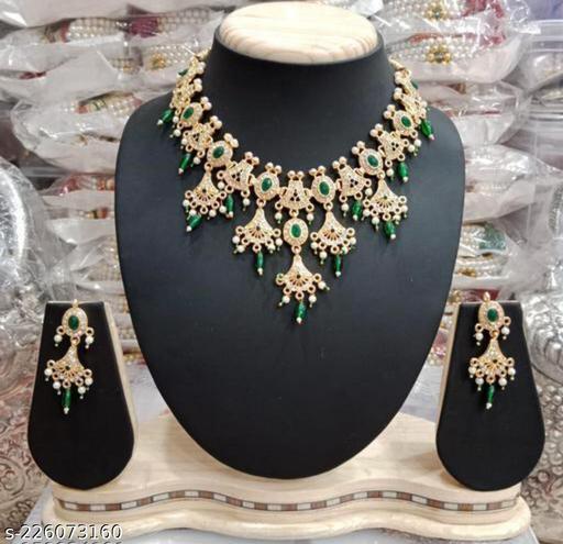 Trendy-jewellery-set-Necklace-earrings-Gold-copy
