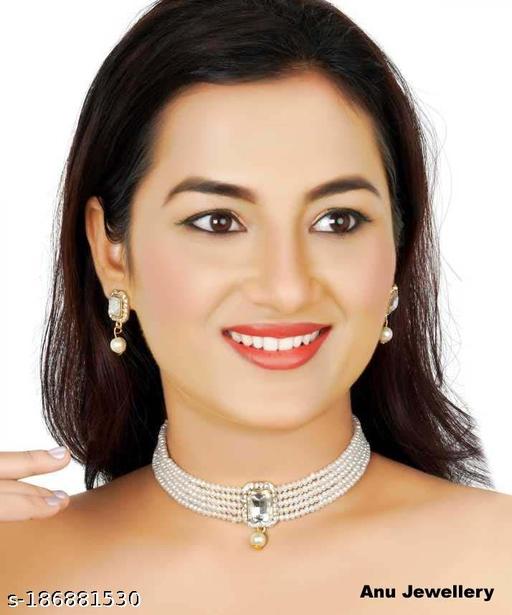 Beautiful-Jewellery-Set-with-white-Beads-and-Diamonds