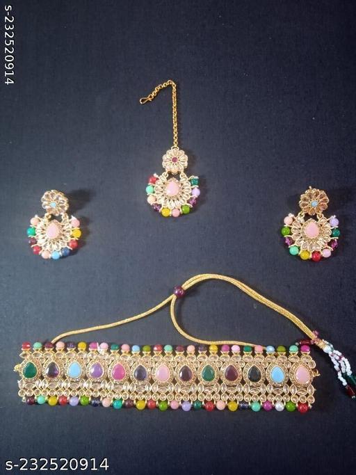 Kundan-Choker-Set-with-Mang-tika-with-earings