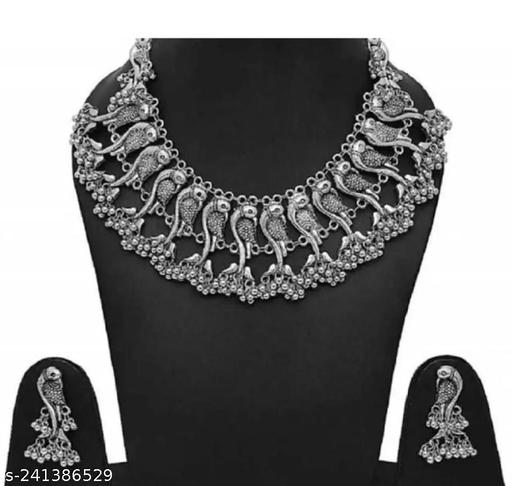 Beautiful-peacock-neck-design-choker-with-earrings