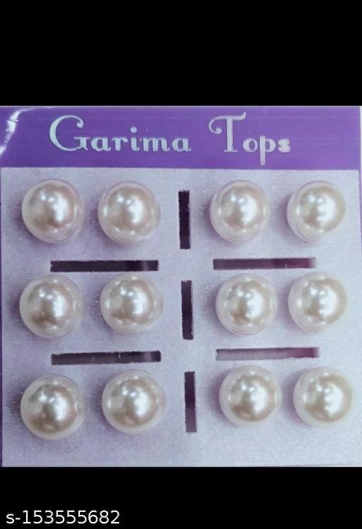 White pearls earing