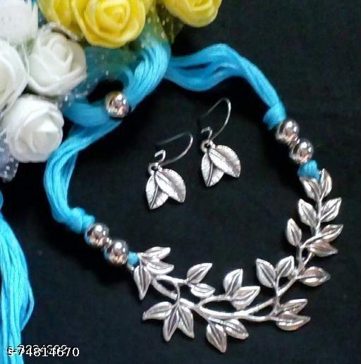 Twinkling-Bejeweled-Women-Necklaces-&-Chains-Jewellery-Set