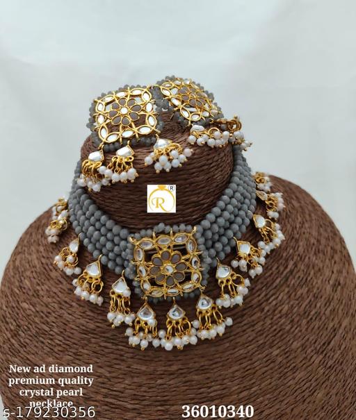 Sizzling-Chunky-Women-Necklaces-&-Chains-Jewellery-Set