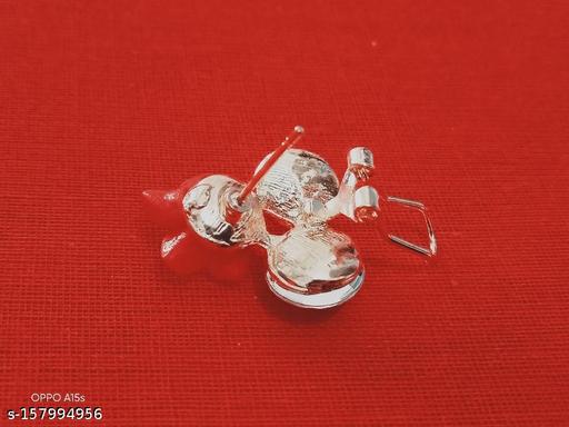 Flower stud earrings