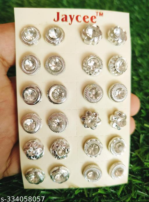 FASHIONABLE EAR STUDS