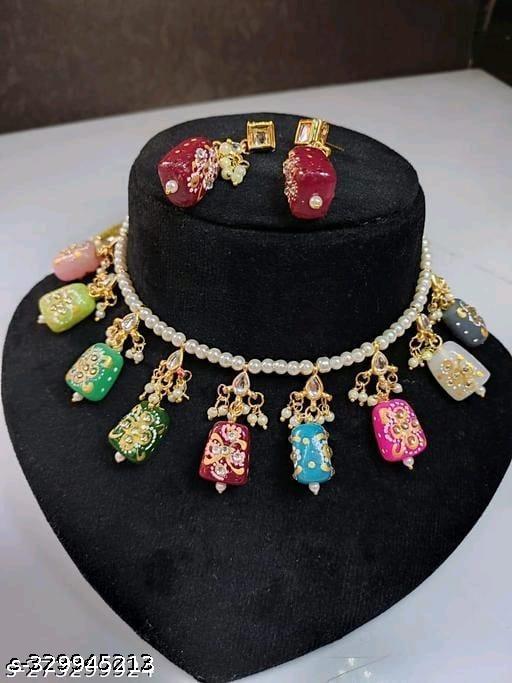ANUTTAM-®-Presents-Gold-Plated-Kundan-Studded-&-Beaded-Jewelry-Set