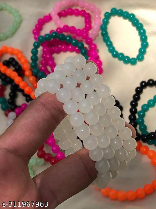 MINIMALIST CHIC:WHITE BRACELETS FOR A CLEAN LOOK