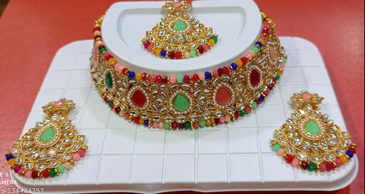 Stylish-choker-jewellery-set.