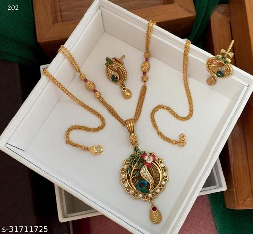 Sizzling-Chunky-Pendants-&-Lockets