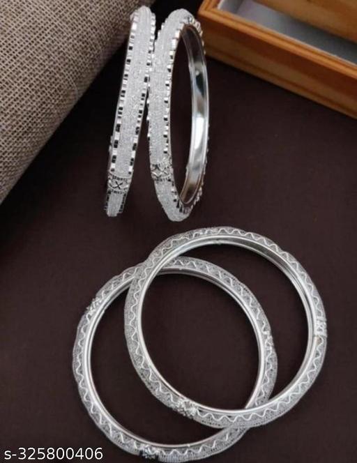 Trending Fashion Metal Bangles (4pc)