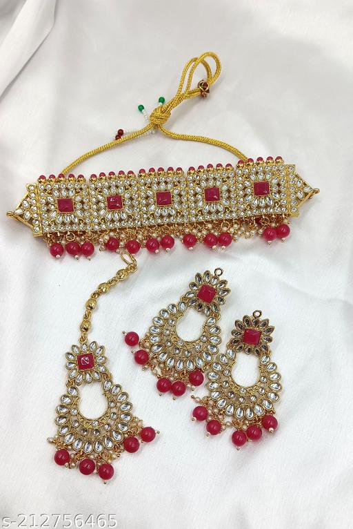 Feminine-Earring,-Manngtikka-and-Jewellery-Set