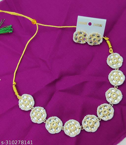 Fancy-necklace-set-with-earrings,-glittering-women's-jewellery-set