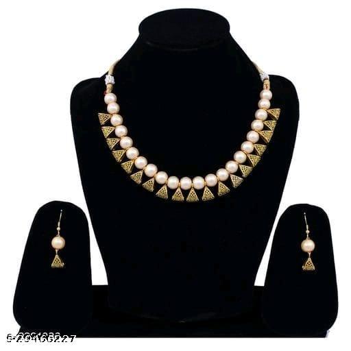 Classy-look-Jewellery-set-for-Parties-and-Casual-Wear-II-Preety-look-Necklace-with-earrings-II