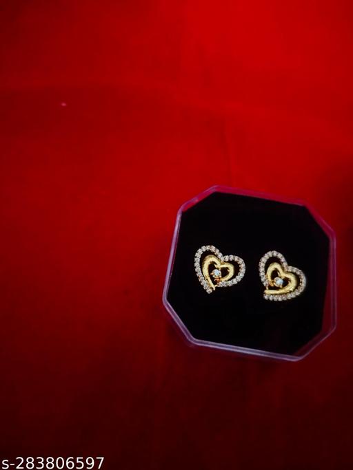 Studs earrings