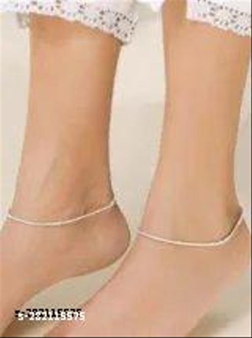 A beautiful girlish anklet