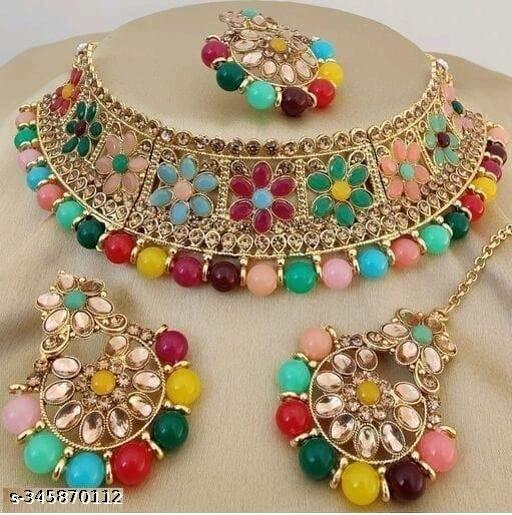 Queen-Art-Party-Wear-Multi-Chokker-Set-With-Earring-And-Mangtikka-For-Women