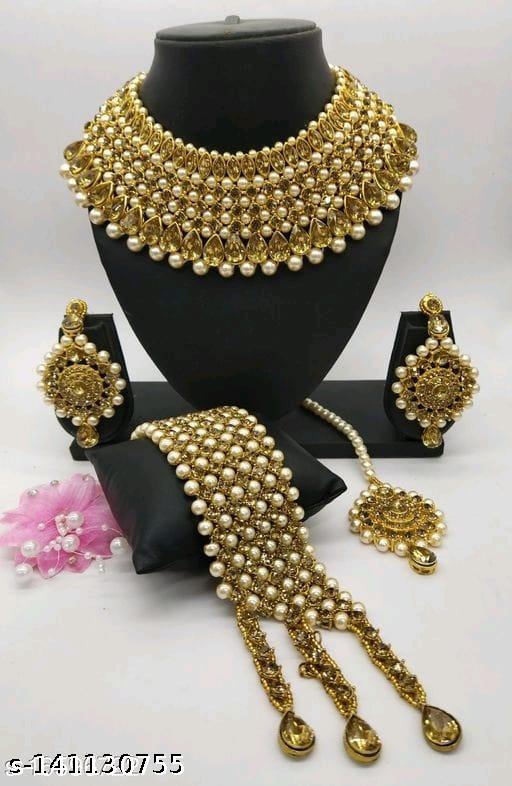 Fabulous-Gold-Plated-Kundan-Jewellery-Sets-&-Earrings-Maangtika