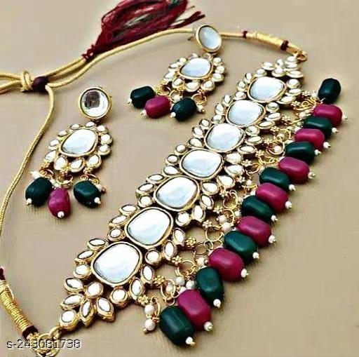 Vaanya-Tranding-Kundan-Tipe-Jewellery-Set