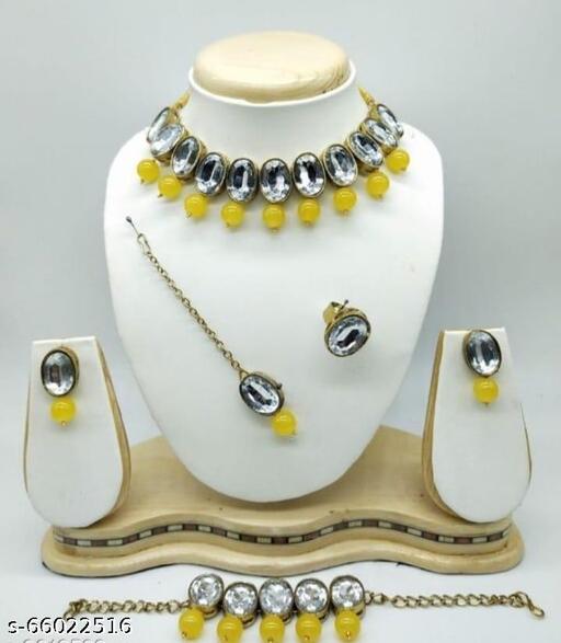 fancy-Jewellery-set-with-maangtika-and-bracelet